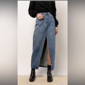 KanCan Reglin Denim Skirt in Medium Wash Size Small